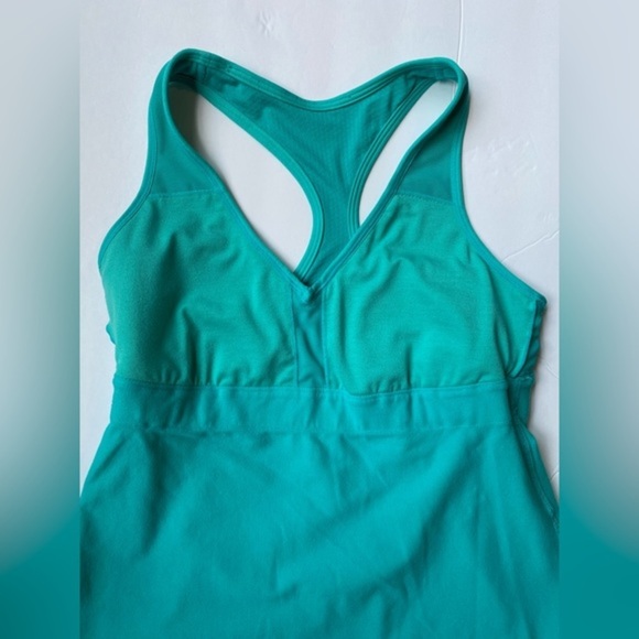 Lululemon turquoise racerback built in bra women’s Size 8 - Picture 6 of 7
